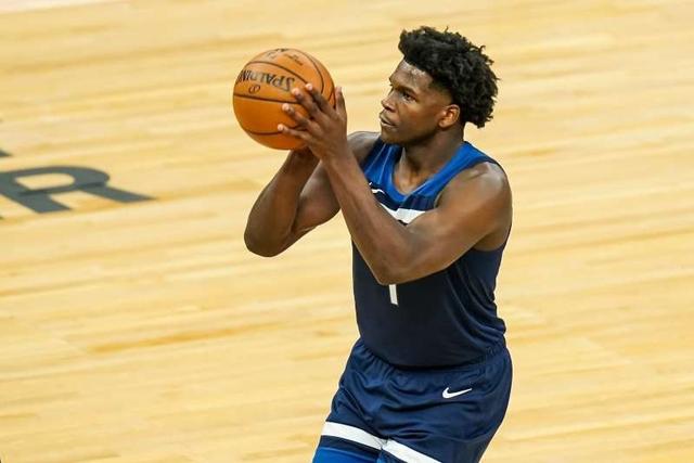 场上气氛愈 场上气氛愈