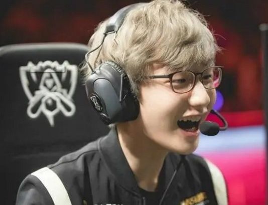 也展现了他 也展现了他