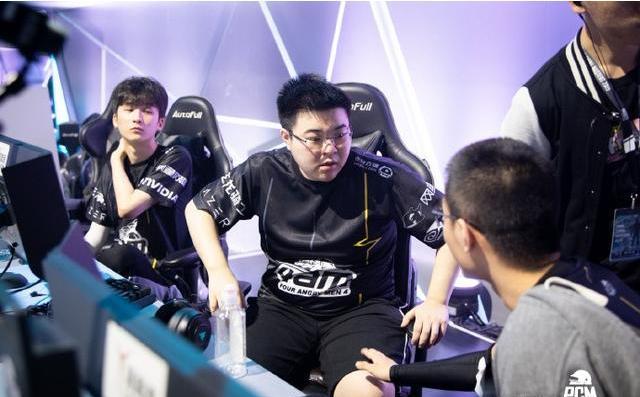 乐部对年轻 乐部对年轻